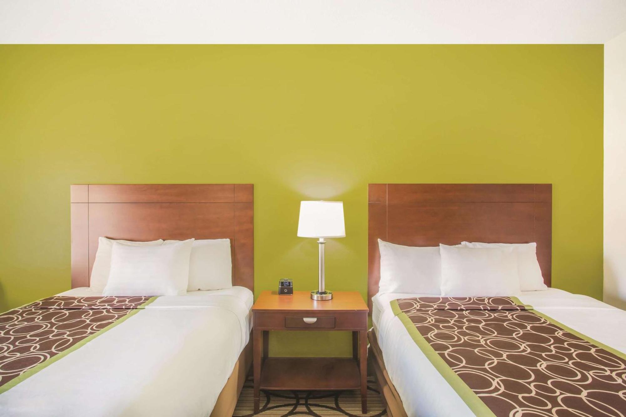 Queen Room Two Queen Beds Disability Access Pet Friendly 1st Floor Only Non-Smoking,1280776723:JPEG