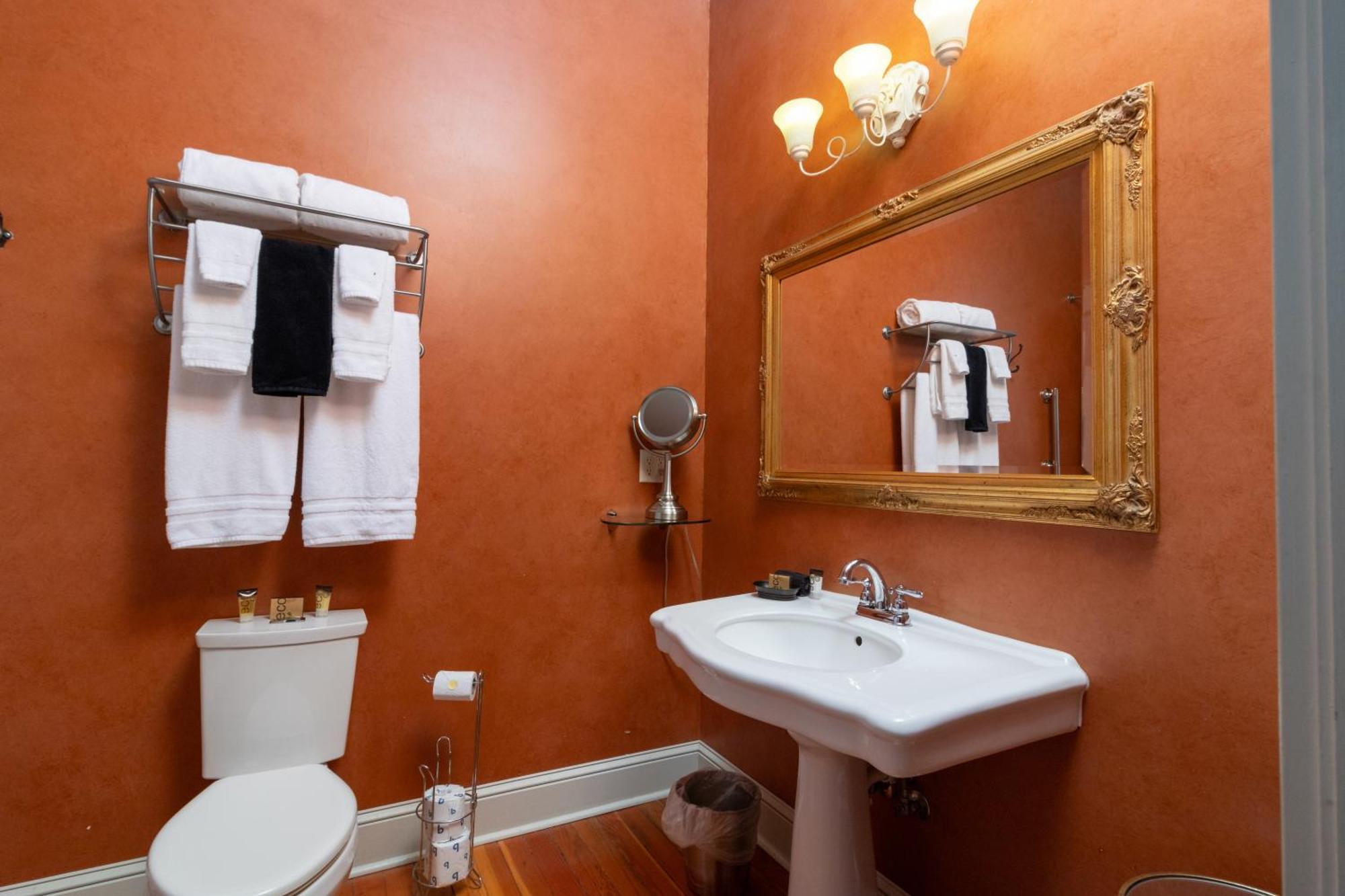 Deluxe King Suite,1542893893:JPEG