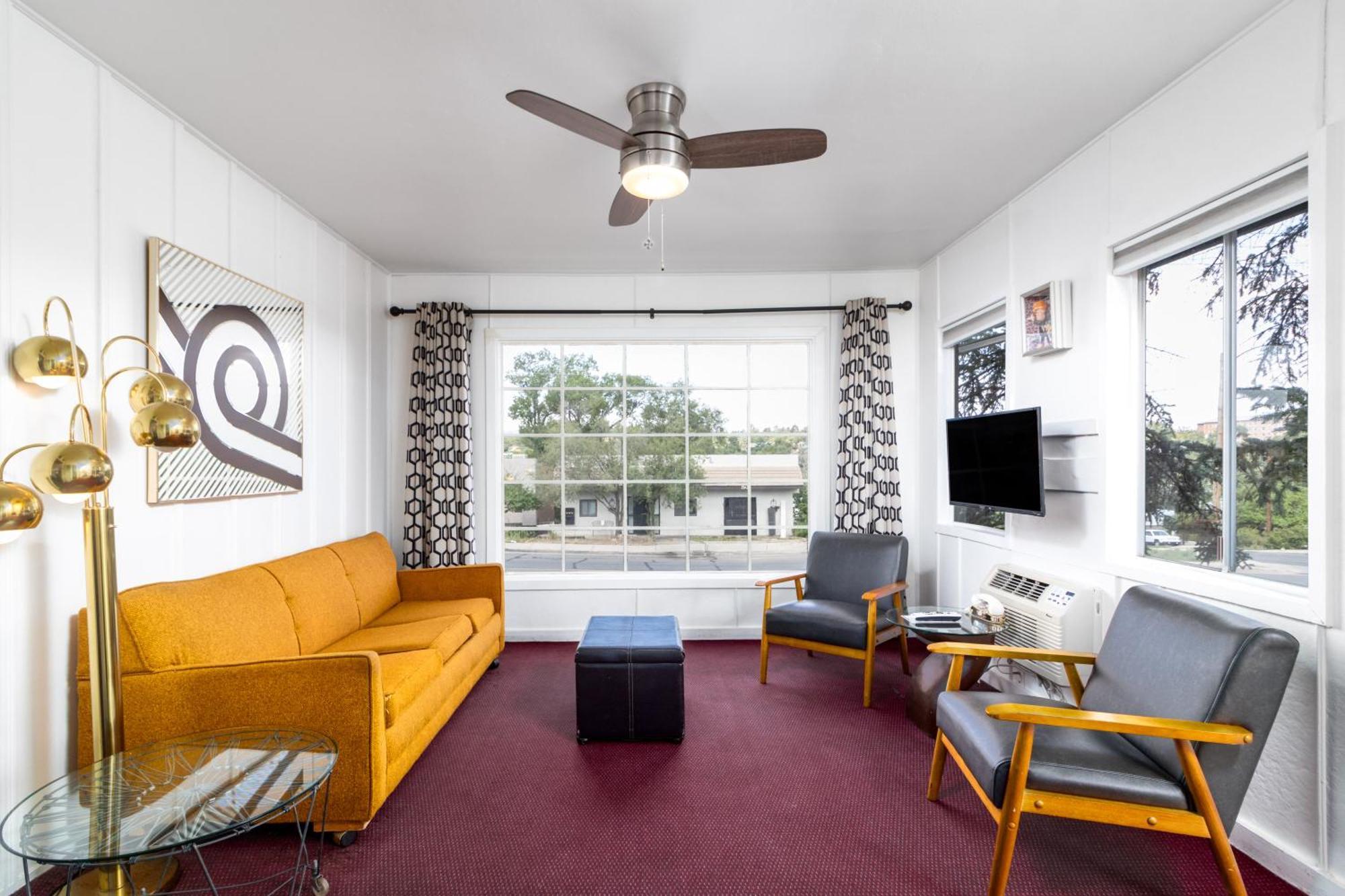 Two-Bedroom Apartment,1546944634:JPEG