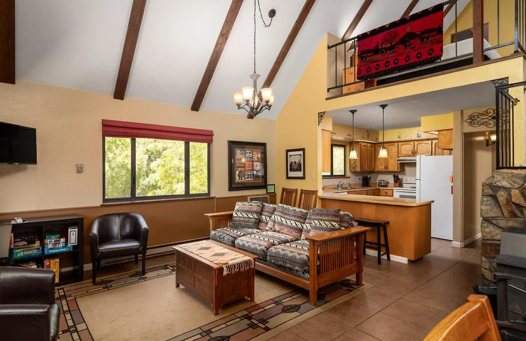 Prescott Pines Inn-1